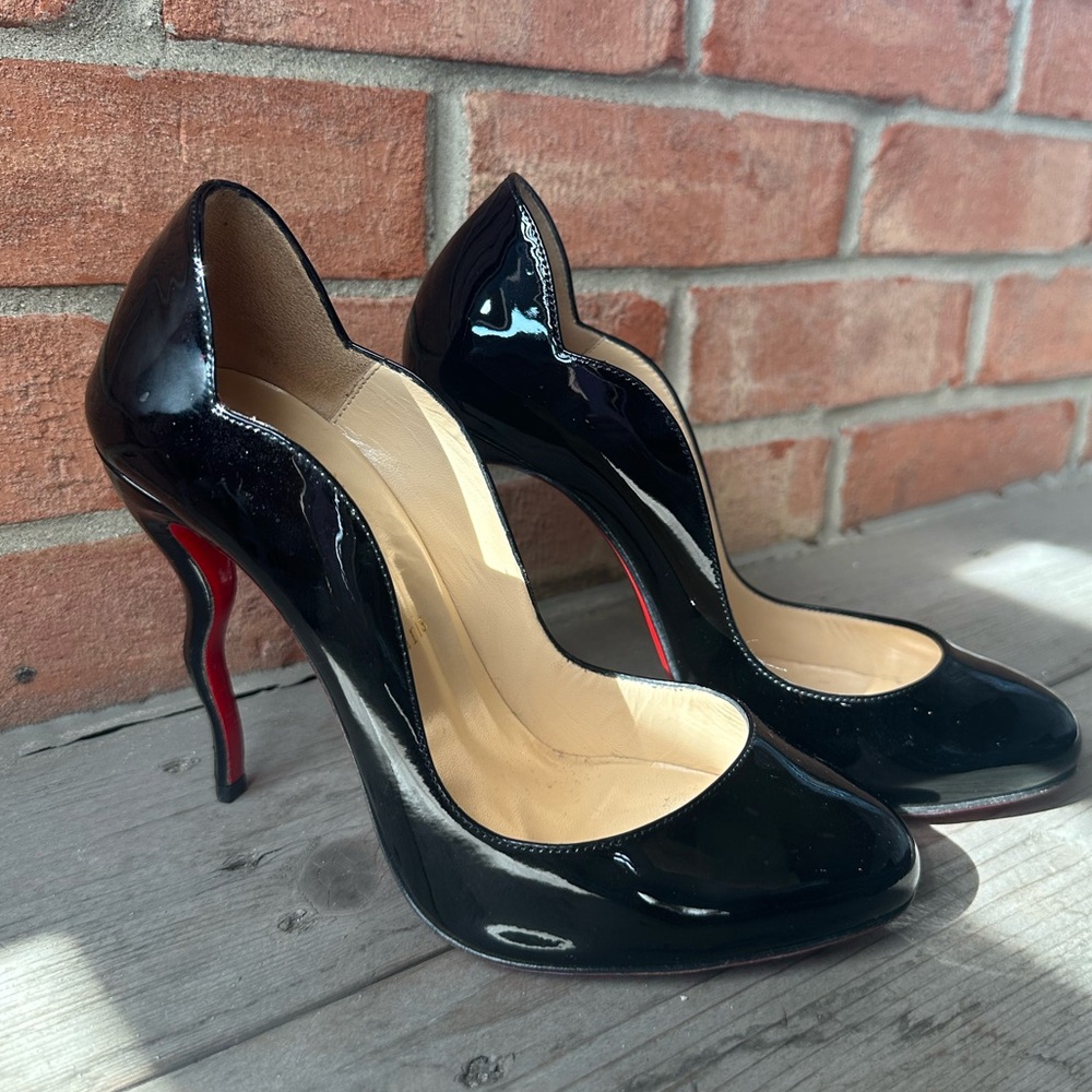 Christian Louboutin Black Patent Leather Wawy Dolly Pump 38